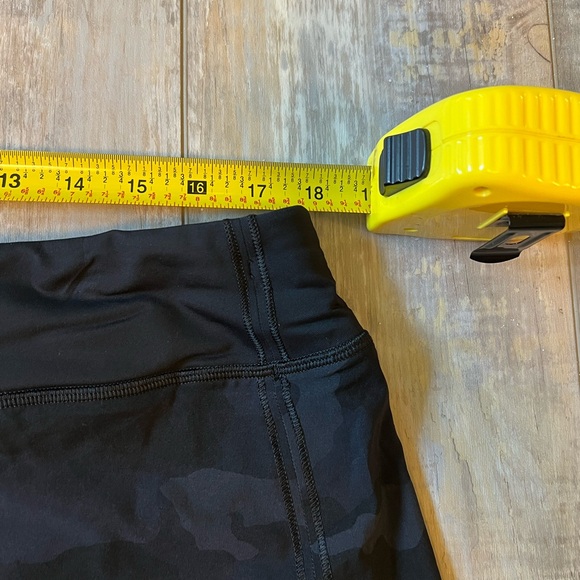 Size 14 Lululemon Pace Rival Skirt - Picture 5 of 8